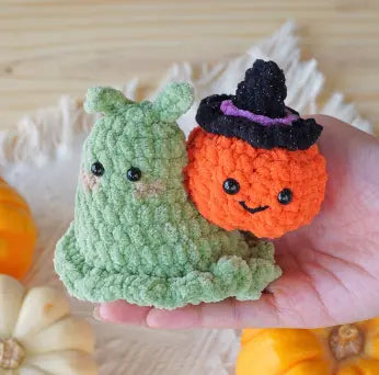 Creepy cute crochet PDF pattern preview by MrsCrochetWorld