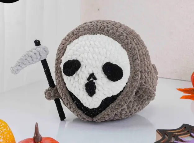 Halloween crochet PDF step-by-step photos by MrsCrochetWorld