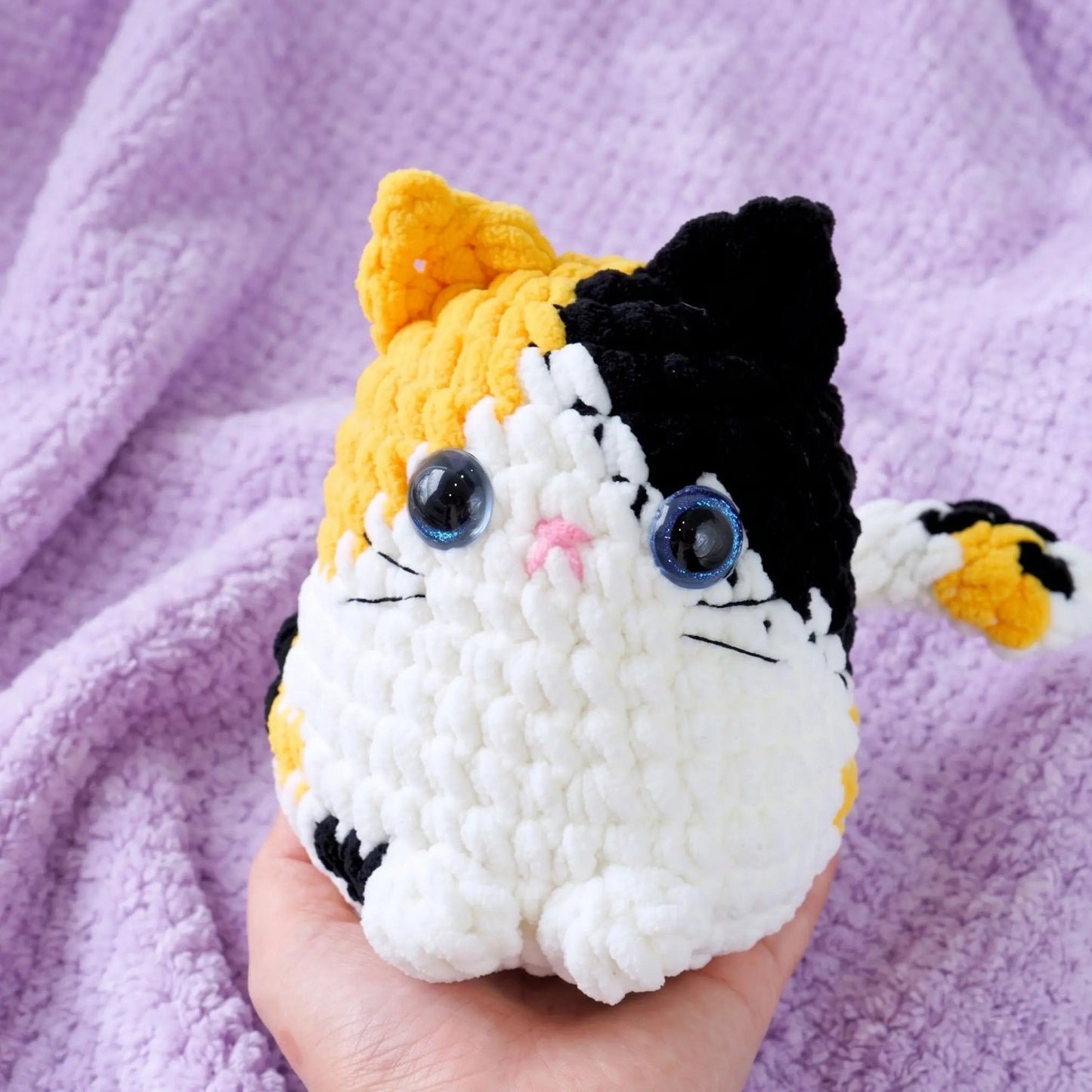 chonky cat amigurumi crochet pattern preview by MrsCrochetWorld