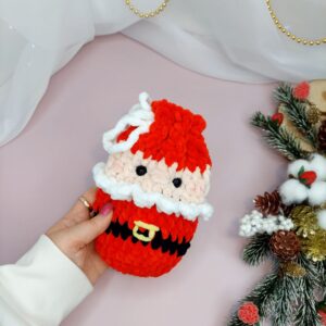 Cute crocheted Nikolaus pouch made with plush yarn, beginner-friendly Christmas crochet gift bag