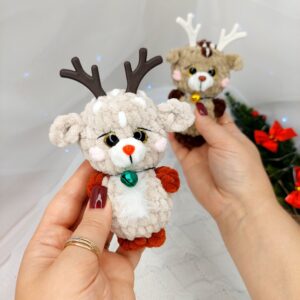Cute crochet reindeer amigurumi made with plush yarn, beginner-friendly Christmas pattern